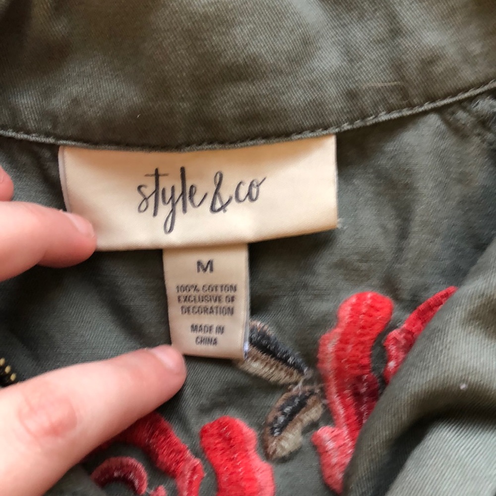 Rose Patterned Green Jacket - Picture 2 of 4